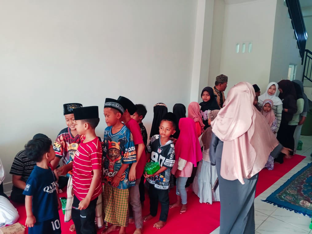 Pelantikan, Pengurus APKLI Lombok Tengah Gabungkan Konsolidasi Organisasi dengan Berbagi Kasih ke Anak Yatim