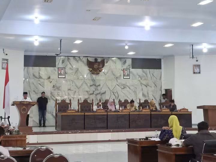DPRD Kabupaten Bima Gelar Paripurna, Bahas Jawaban Bupati Atas PU Fraksi dan Raperda Pilkades